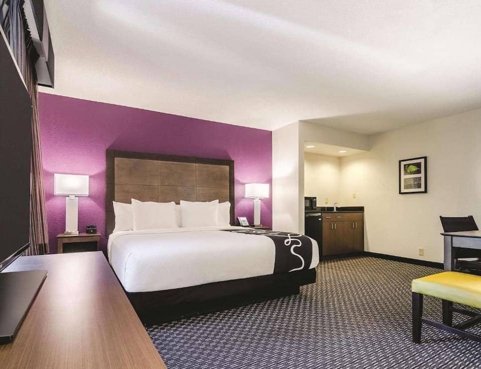 La Quinta Inn Suites by Wyndham Myrtle Beach - N Kings Hwy - Pet-Friendly Hotel