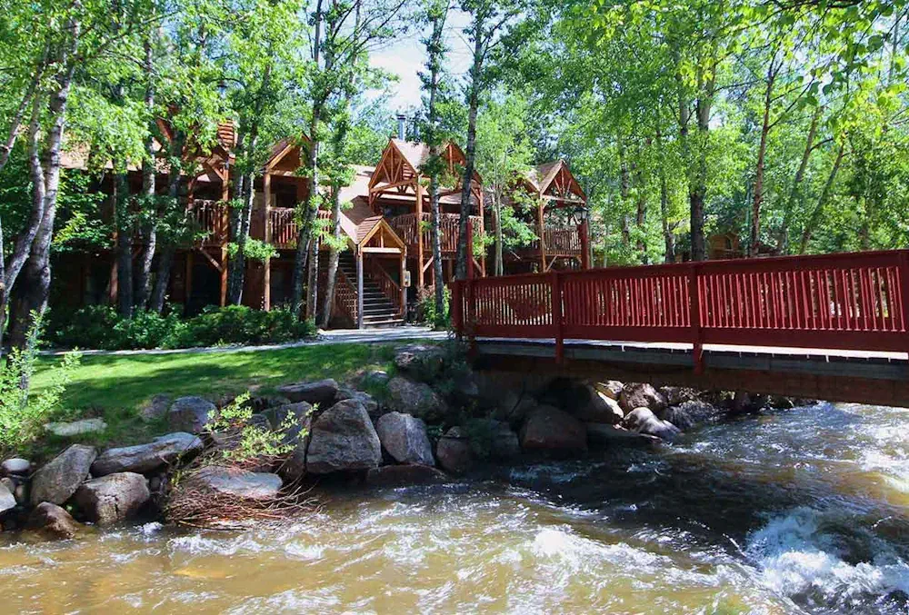 Streamside-on-Fall-River-Rocky-Mountain-National-Park